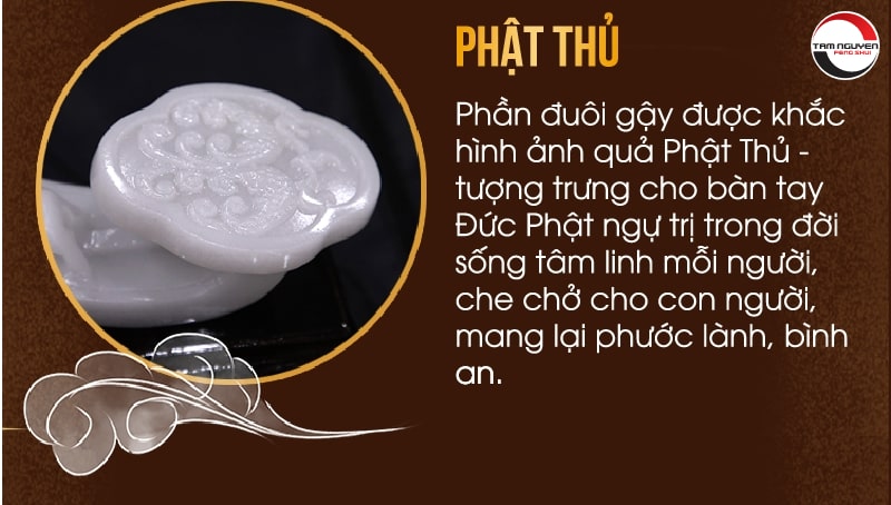 Phần đuôi trượng là hình ảnh quả Phật Thủ